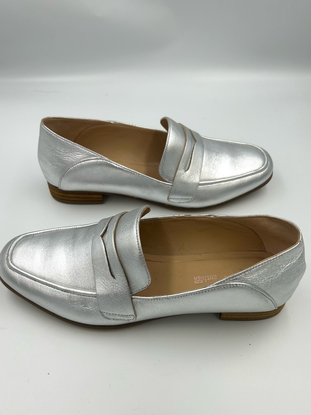 ⁠Clarks Silver Metallic Leather Cushion Plus Penny Loafers Size 7.5⁠ - Picture 10 of 14